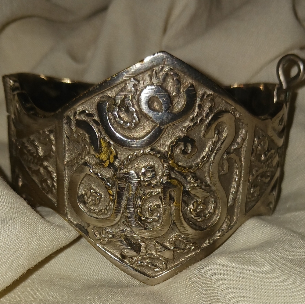 Old Vintage ESTATE Pin Cuff Silver Color UNTESTED Poss N African Filigree